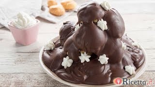 Profiteroles al cioccolato  Ricettait [upl. by Manthei]